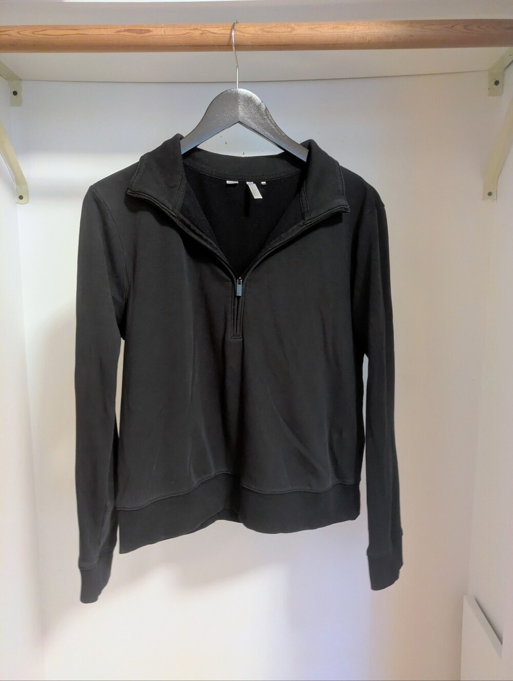 Travis Mathew’s women’s Cloud fleece half-zip Black size Medium